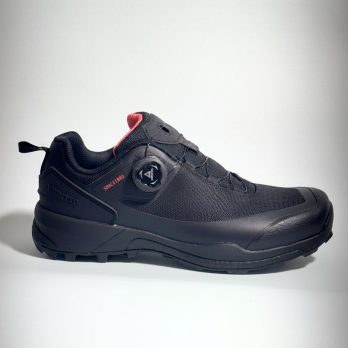 Outdoor Shoes HUMTTO black with Boost midsole