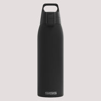 SIGG Thermal Bottle Shield One Black 1.0L termo pudele ar vakuuma izolāciju, viegla un praktiska ar One Hand Top aizdari.