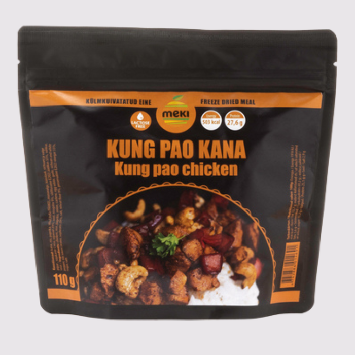 Kung pao chicken saldēti grauzdētas vistas gabaliņi ar riekstiem un garšvielām ērtai lietošanai.