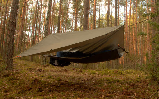 - Bushmen THERMO Hammock Tarp 3x3
- Viegls un ūdensizturīgs
- Tumšs olīvu krāsas audums
- Trīskārša šuvuma pastiprinājuma punkti
- Termiskā izolācija ar augstāko UV aizsardzības līmeni
- Daudzfunkcionāls pielietojums kā nojume, sega vai guļammaiss
- Pārnēsājamais maiss ar rokturiem
- Ideāli piemērots ekstremāliem laika apstākļiem un ikdienas lietošanai
- Bushmen