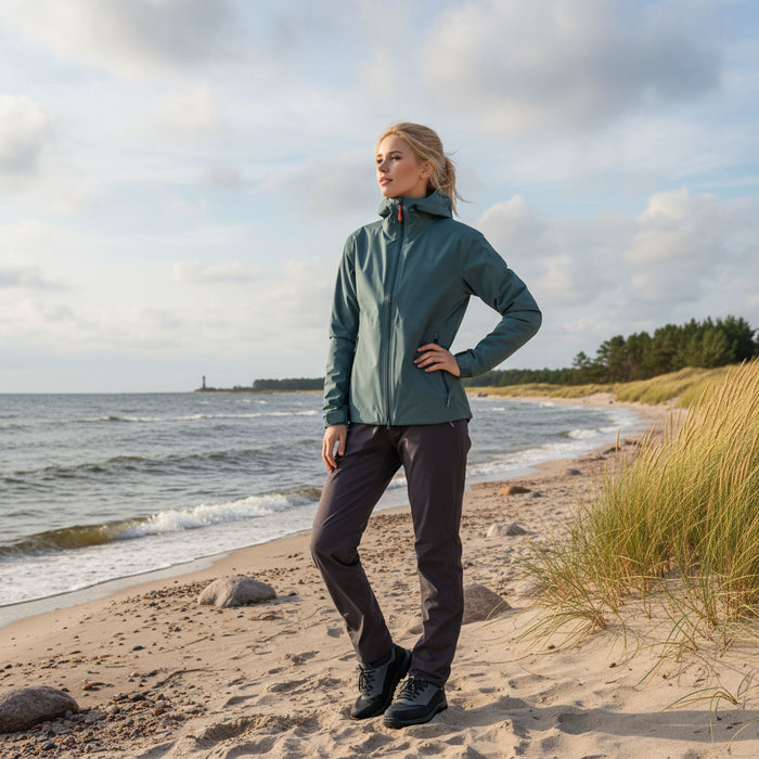FHM explorer sieviešu lietus jaka, 10000 mm ūdensnecaurlaidība, zaļa, piemērota pārgājieniem lietainā laikā Latvijā.