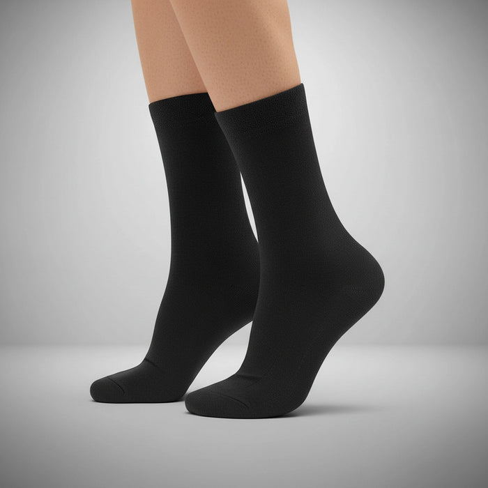 outfish ūdensnecaurlaidīgas zeķes ar 3 slāņu membrānu, melnas, piemērotas pārgājieniem un multisportam Latvijas laikapstākļiem