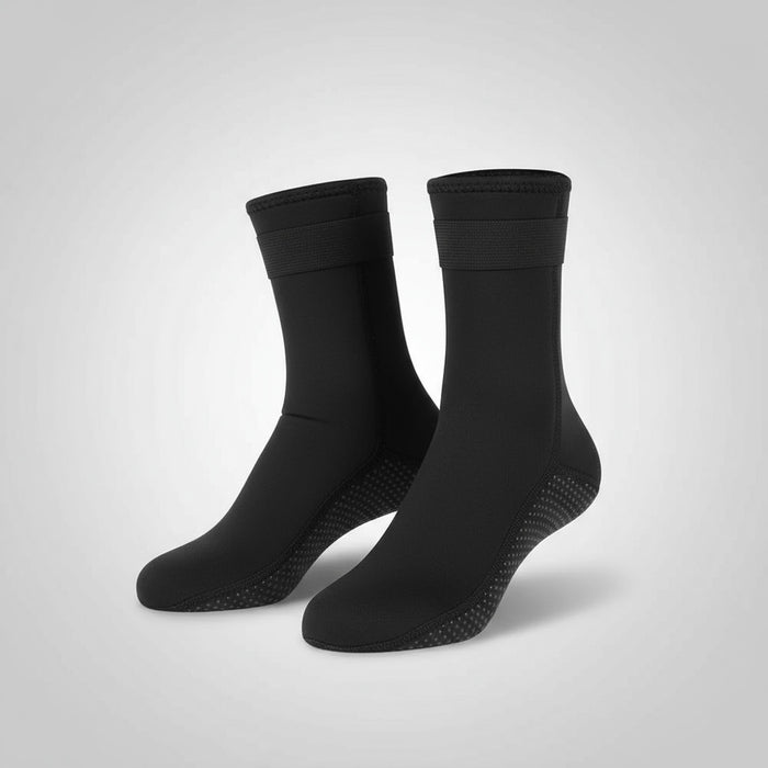 Outfish neoprēna zeķes, 3mm bieza, melnas, termāla aizsardzība ūdenssportam un aukstam laikam Latvijā.