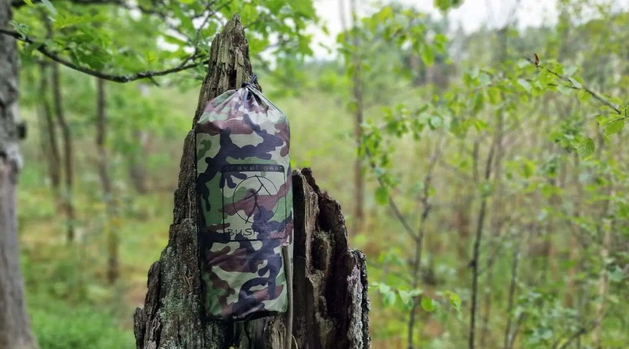 - Camo iepakojuma termosega ar zaru fonu
- Ūdensizturīgs un termiski izolējošs materiāls dabas vidē
- Daudzfunkcionāls risinājums, piemērots dažādiem laikapstākļiem
- Piemērots, lai izmantotu kā segu, pončo vai hamakas segumu
- Izgatavota no šķiedru un termoizolācijas slāņiem
- Zīmols: Bushmen