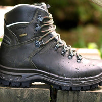 Grisport Rampage Rugged Waxed Leather Hiking Boots ar ūdensnecaurlaidīgu membrānu un Vibram zolīti – ideāli pārgājieniem Latvijā.