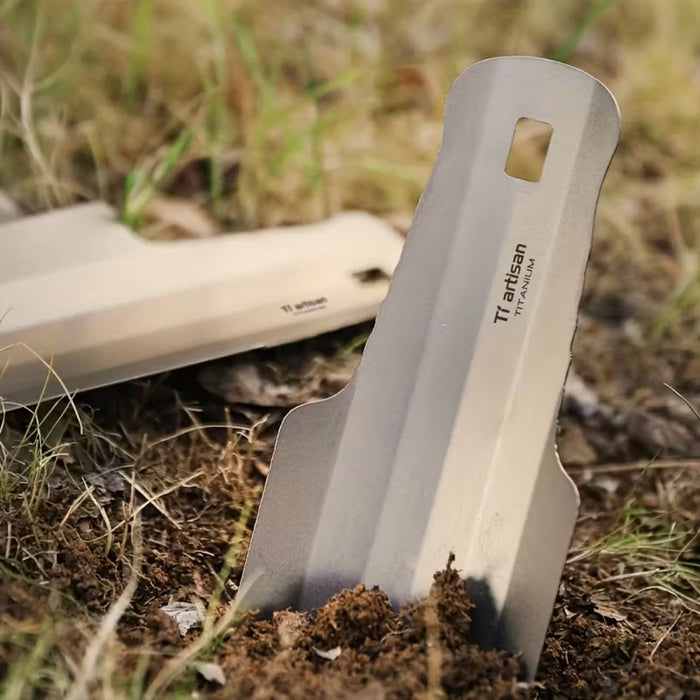 Ti titāna kempinga lāpstiņa, ultralight, viegla, izturīga, pārgājieniem un makšķerēšanai Latvijas apstākļos.