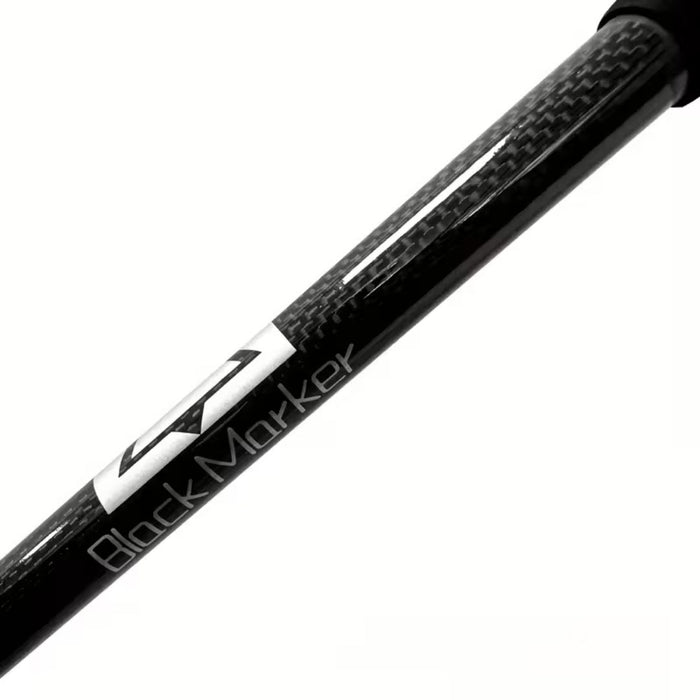 Trekking poles 3K carbon fiber melnas krāsas, vieglas un izturīgas pārgājieniem Latvijā.