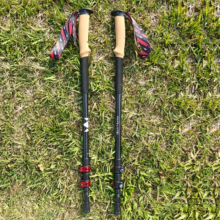 trekinga nūjas 3k oglekļa šķiedra melnas krāsas, vieglas un izturīgas pārgājieniem Latvijas apstākļiem