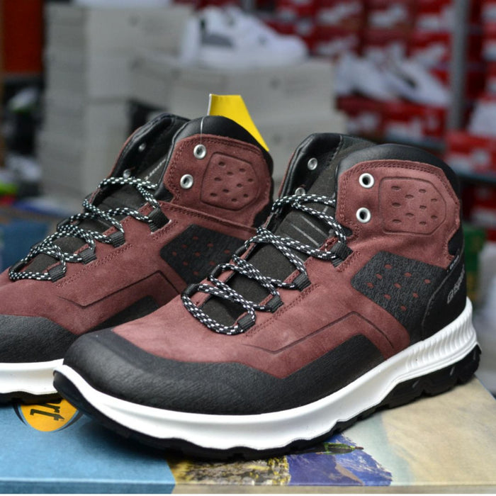 Grisport pārgājienu zābaki, ādas augšdaļa, melnbordo, piemēroti Latvijas laikapstākļiem un trekingam naturaļos apstākļos.