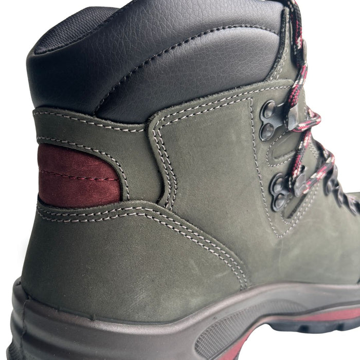 grisport medību zābaks, vidēja augstuma, khaki krāsā, ādas virspuse, piemērots pārgājieniem un medībām.