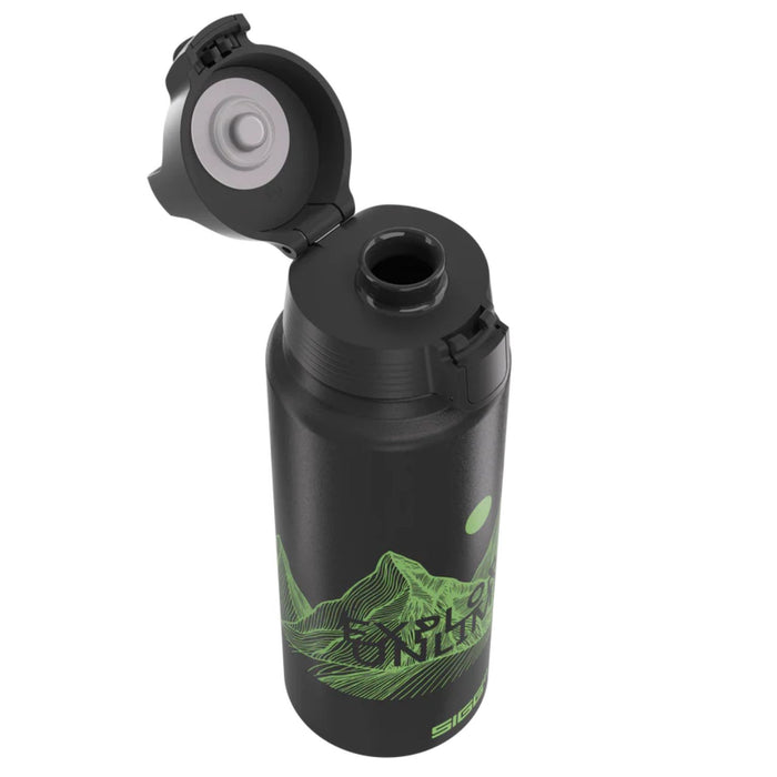 Sigg alumīnija ūdens pudele, melna, 1.0L tilpums, tūrisma un pārgājienu aprīkojums Latvijai.