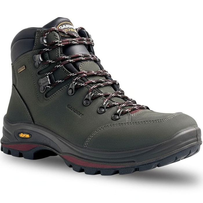 Grisport medību zābaki, ūdensizturīgi, vidēji augsti, khaki krāsā, piemēroti pārgājieniem un medībām Latvijas apstākļiem.