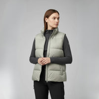 humtto vīriešu down veste, gaiši pelēka, viegla un silta, piemērota pārgājieniem un ikdienas aktivitātēm rudenī un ziemā