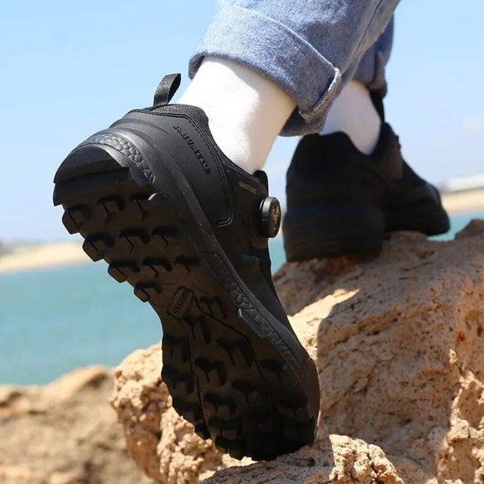 Outdoor Shoes HUMTTO black with Boost midsole