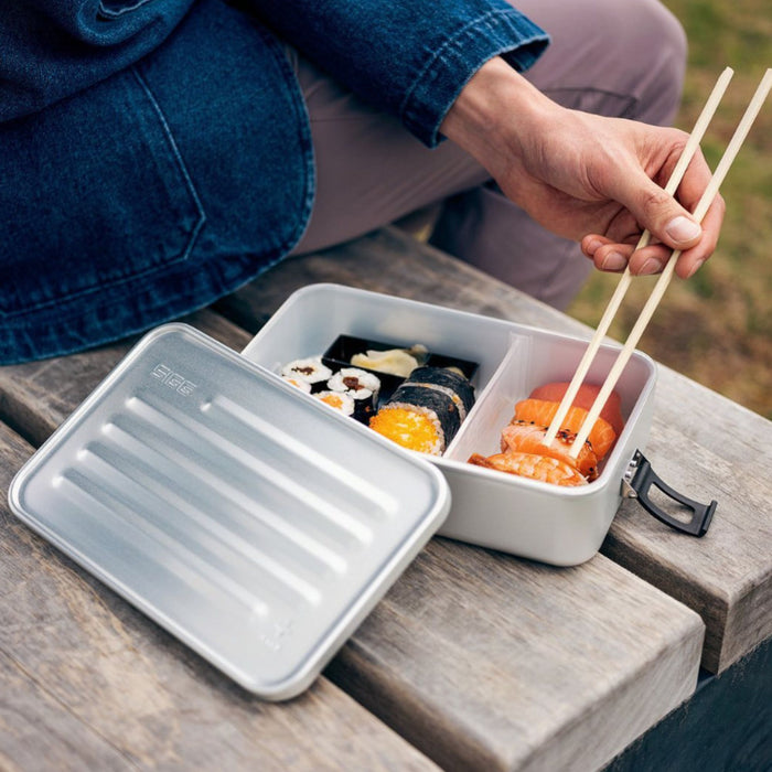 Ланч-бокс SIGG Metal Lunch Box Aluminium L лёгкий контейнер для еды