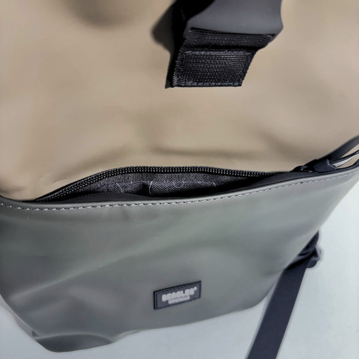 Ūdensizturīgs rolltop planšetdatora mugursoma olīvu (34x26 cm)