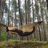 ultralight hamaks, tumši olīvzaļš, 210 g, viegls un kompakts, piemērots pārgājieniem un kempingam Latvijā