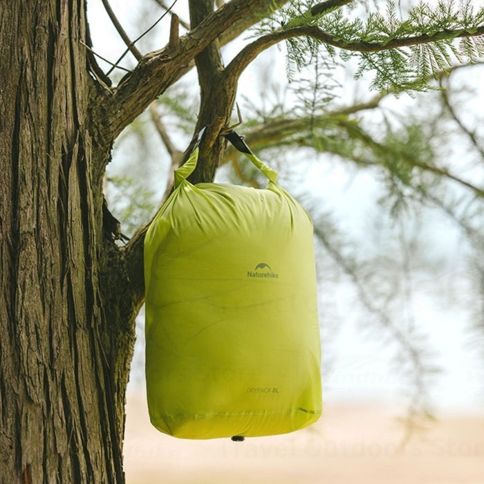 Гермомешок Naturehike 8L Водонепроницаемый roll-top компактный зелёный