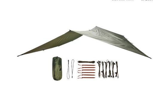 - Bushmen EASY Hammock Tarp 3x3 m zaļā krāsā, izklāta ar komplektā esošajām piederumiem: alumīnija Y pāļi, zemes līnijas ar spriegotājiem, elastīgās PRUSIK-PRO cilpas, 10 metru virves un ietilpīga transporta soma, Bushmen