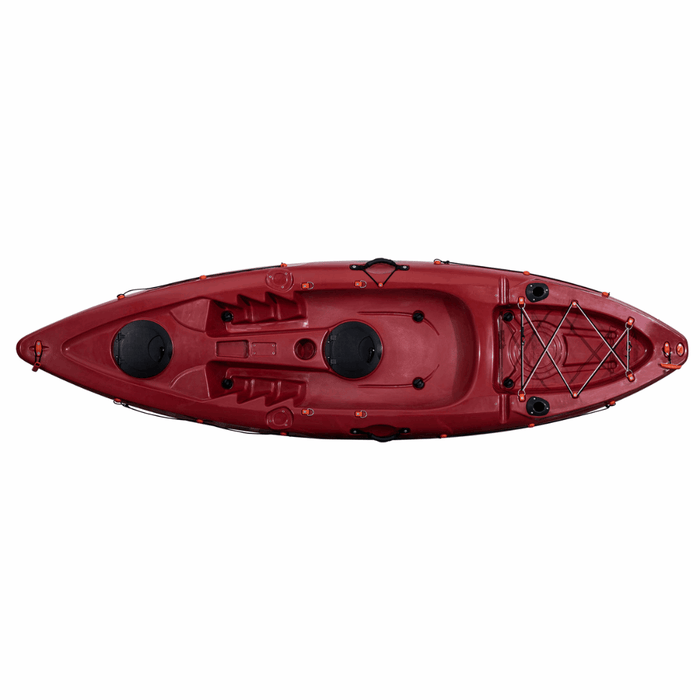 - Sarkanā "Fishing Kayak Galaxy Force", sēdošā uz augšu.
- Divas mazas uzglabāšanas lūkas un aizmugures uzglabāšanas zona ar elastīgiem auklām.
- Maksimālais platums 78cm un plakano grīdu dizains nodrošina stabilitāti.
- Divi flush mount fiksētie makšķerkātu turētāji un viens rotējošs pro turētājs.
- Pilnībā aprīkots ar sēdekli un airi.
- Dzīvības līnijas trīs krāsās: oranža, balta un melna.
- Galaxy Kayaks