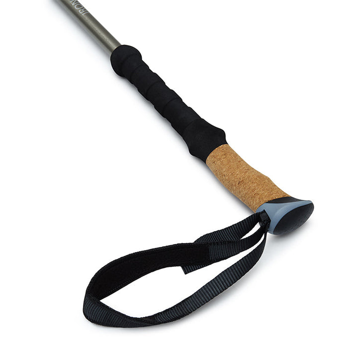 IRON Grip 2.0 pārgājienu nūjas ar ergonomisku korķa rokturi