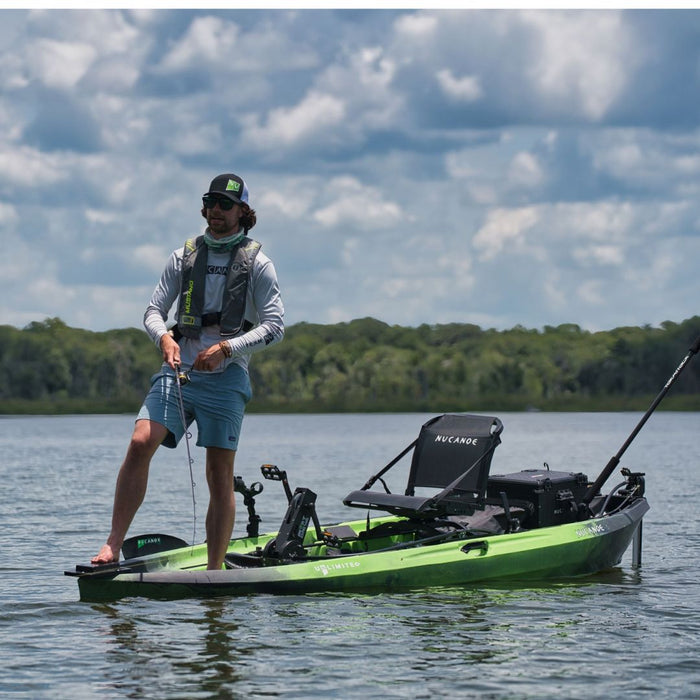 Zīmols NuCanoe, makšķerēšanas laiva, zaļš makšķerēšanas kajaks, atvērta klāja dizains, stabilitāte ūdenī