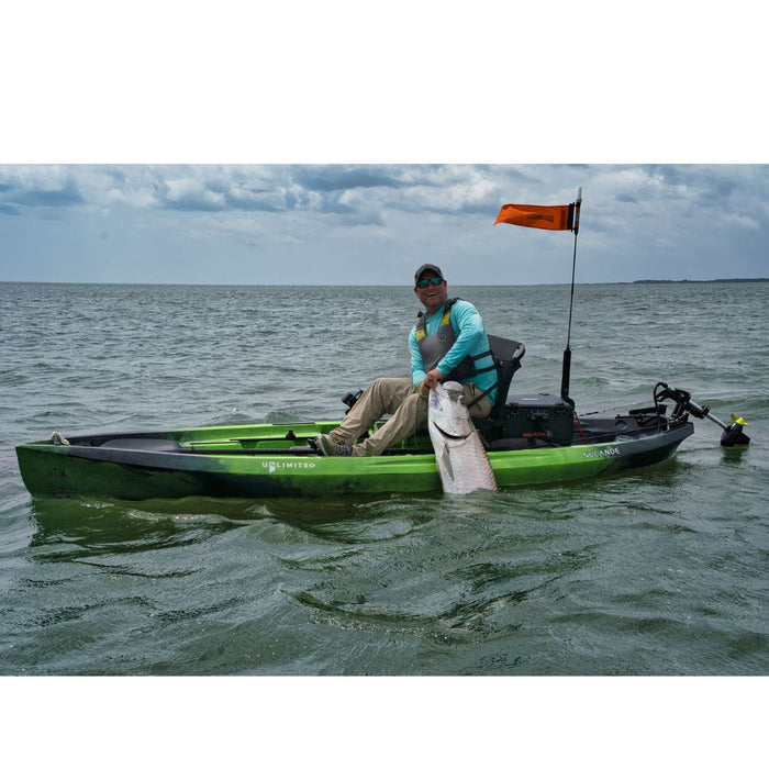 nucanoe makšķerēšanas kajaks, zaļa krāsa, stabils un daudzfunkcionāls atklātās klāja kajaks Latvijā