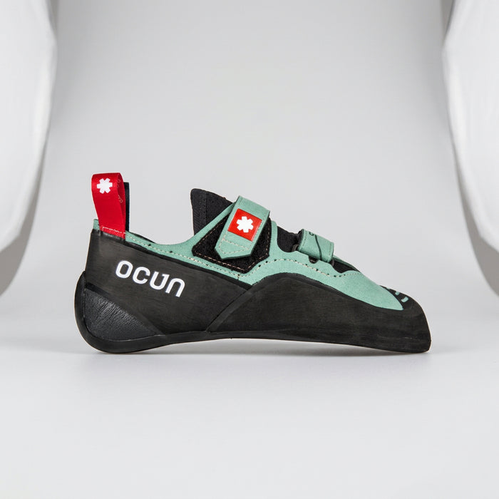 Ocún Striker QC Malachite Green kāpšanas apavs labajā sānskatā