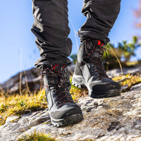 alpina helios 2.0 pārgājienu zābaki, melni, ādas, vibram zole, piemēroti pārgājieniem rudenī un ziemā Latvijā