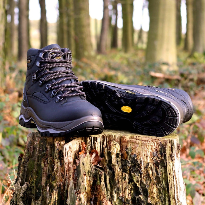 grisport pārgājienu zābaki ādas, ūdensizturīgi, melni, ar vibram zoli, piemēroti pārgājieniem mežā un dabā.