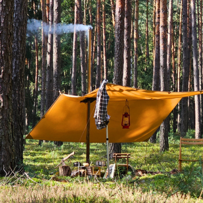 Salokāms un pārnēsājams: Krāsns salokās kompaktā izmērā, un to ir viegli pārvietot, izmantojot komplektā iekļauto somu ar iekšējām kabatām un stiprinājumiem.

Izturīgi materiāli: Izgatavota no SS304 nerūsējošā tērauda un rūdīta stikla, kas nodrošina izturību pret ekstremālām temperatūrām (līdz 1,000°C) un skarbiem āra apstākļiem.