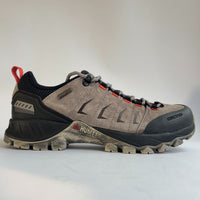 humtto pārgājienu apavi, ādas un tekstila virsma, pelēki ar melniem un sarkaniem elementiem, trases apavi rudenim un ziemai