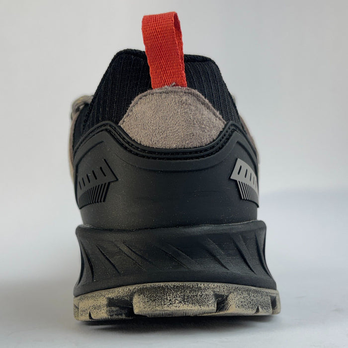 humtto pārgājienu apavi, zemi, pelēki ar melniem un sarkaniem akcentiem, piemēroti Latvijas pārgājieniem un ikdienai