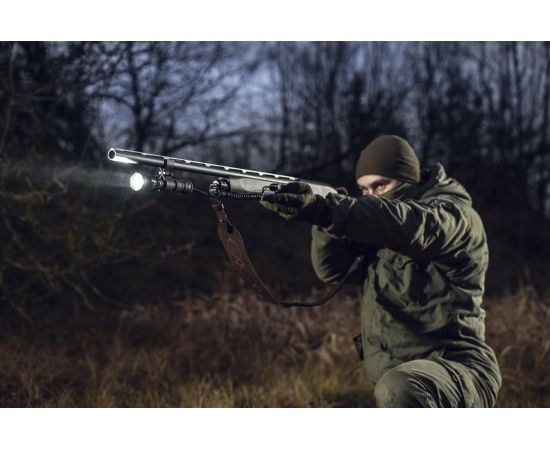 Armytek Predator Pro Max ar baltu gaismu – tālās darbības taktiskais LED lukturis, produkta foto 28