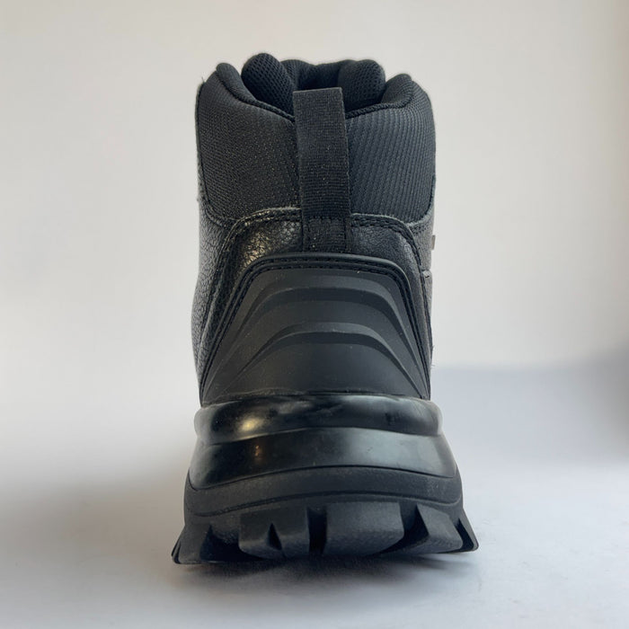 Humtto ziemas zābaks, melnas ādas, siltināts ar mākslīgo kažokādu, piemērots pārgājieniem un aukstam laikam.